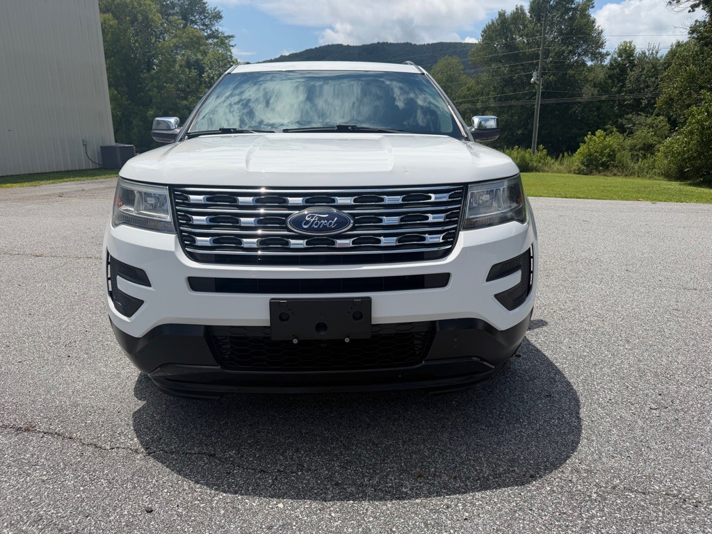 2017 Ford Explorer Image 8