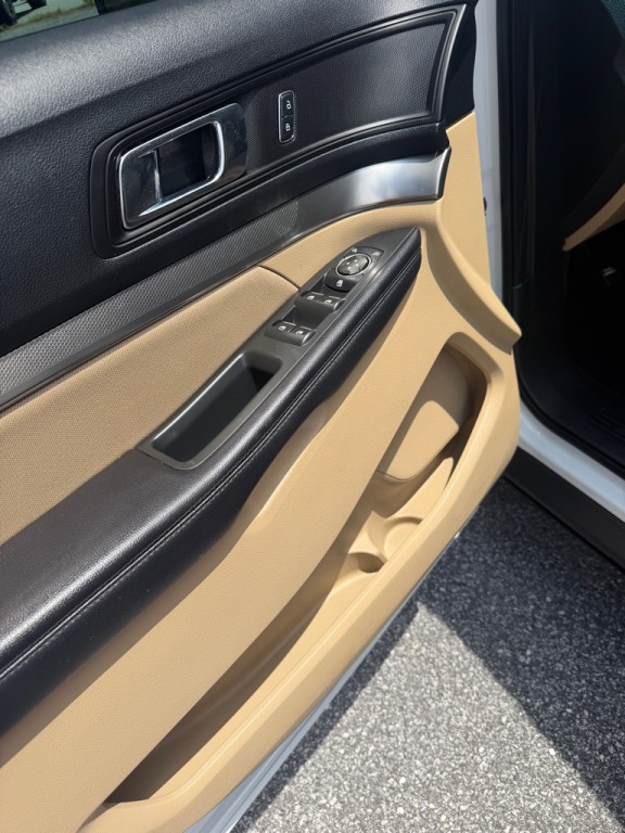 2017 Ford Explorer Image 11