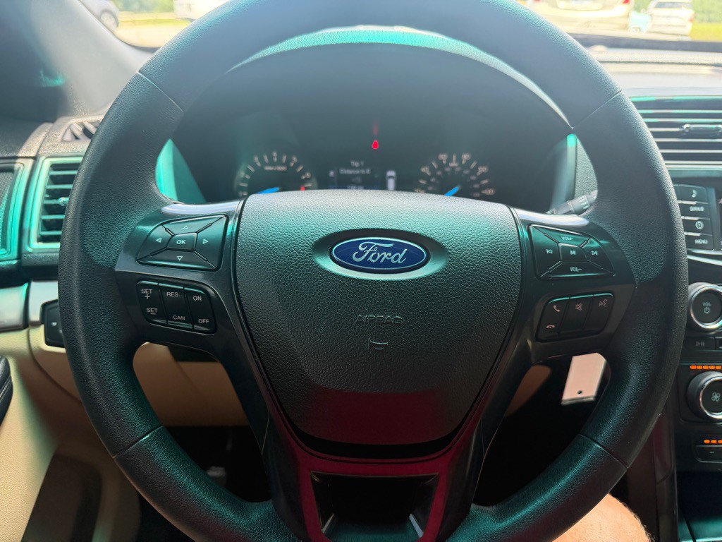 2017 Ford Explorer Image 16