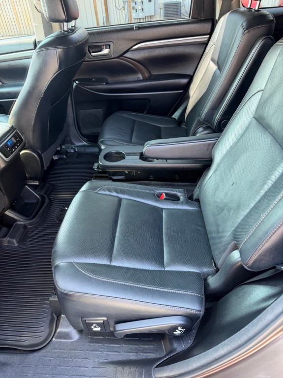 2018 Toyota Highlander Image 12