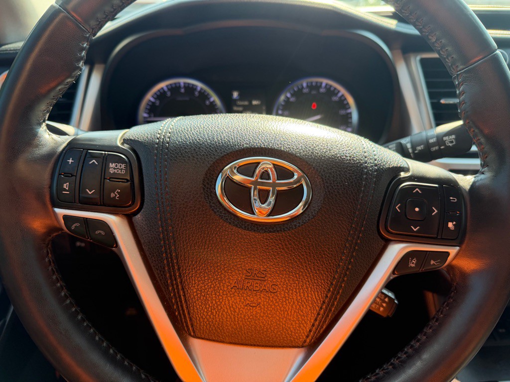2018 Toyota Highlander Image 16