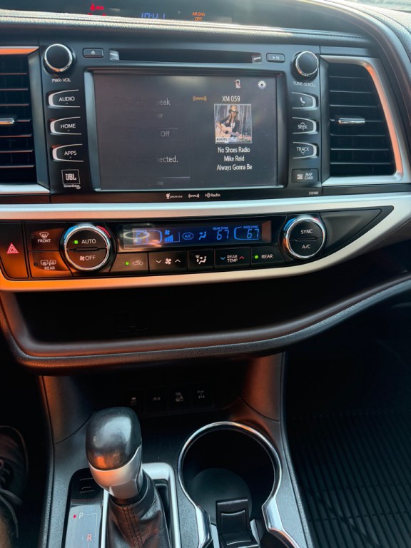 2018 Toyota Highlander Image 17