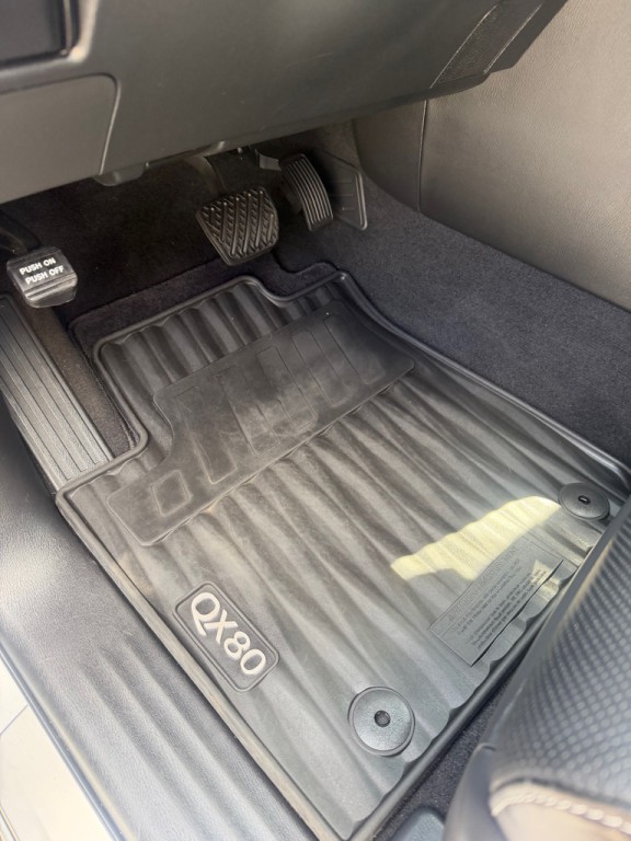 2019 INFINITI QX80 Image 11