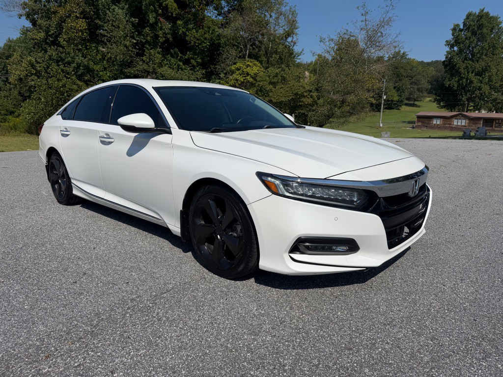 2018 Honda Accord Image 1