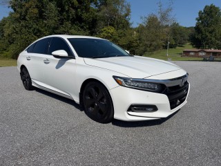 Image for 2018 Honda Accord Touring ID: 7644185