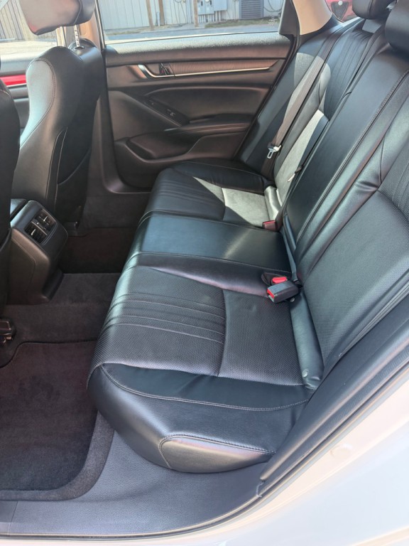 2018 Honda Accord Image 12