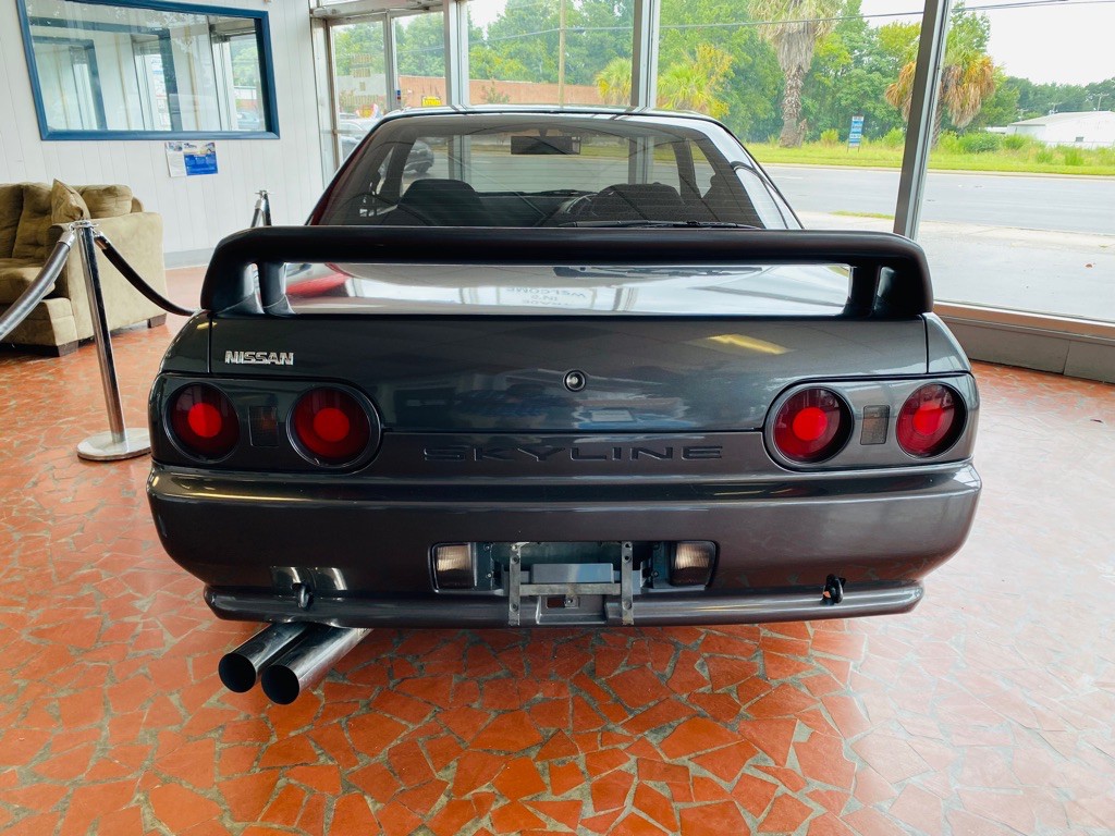 1991 Nissan Skyline Image 2