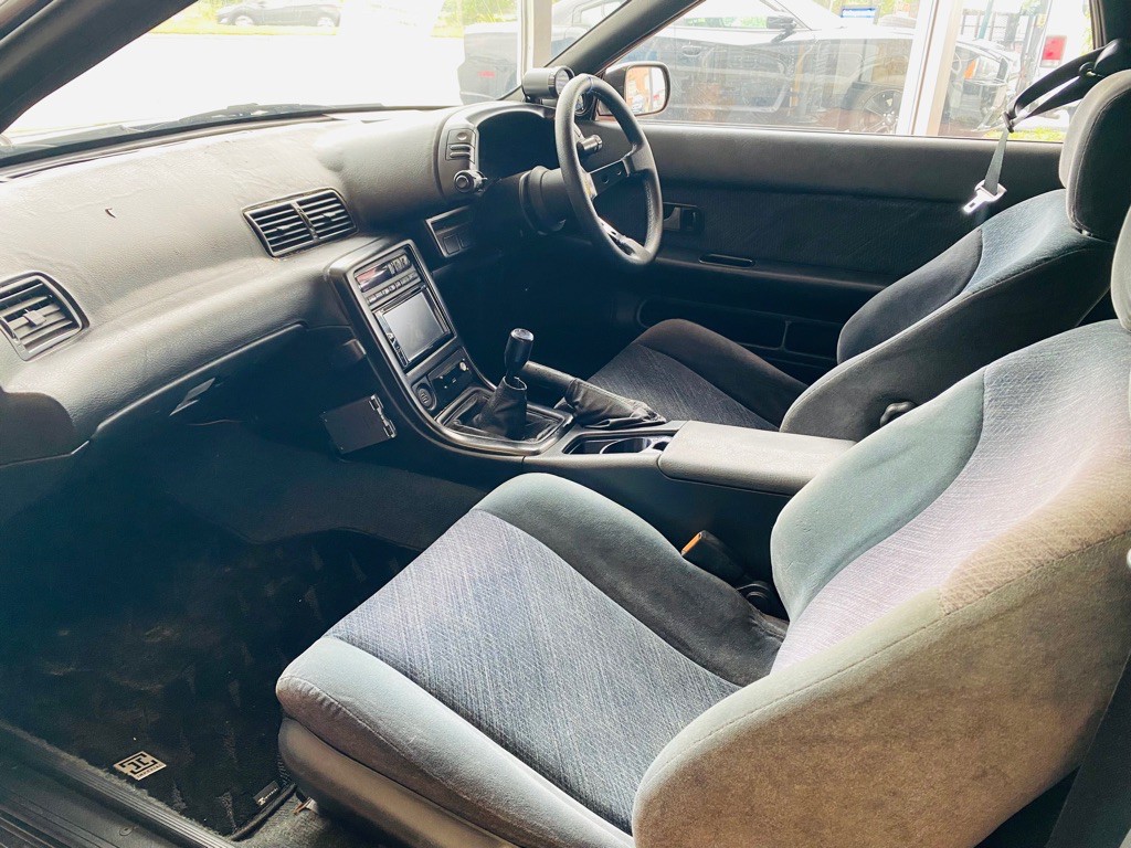 1991 Nissan Skyline Image 4