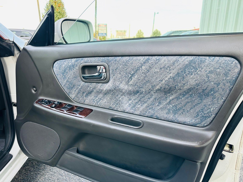 1997 Nissan Stagea Image 12