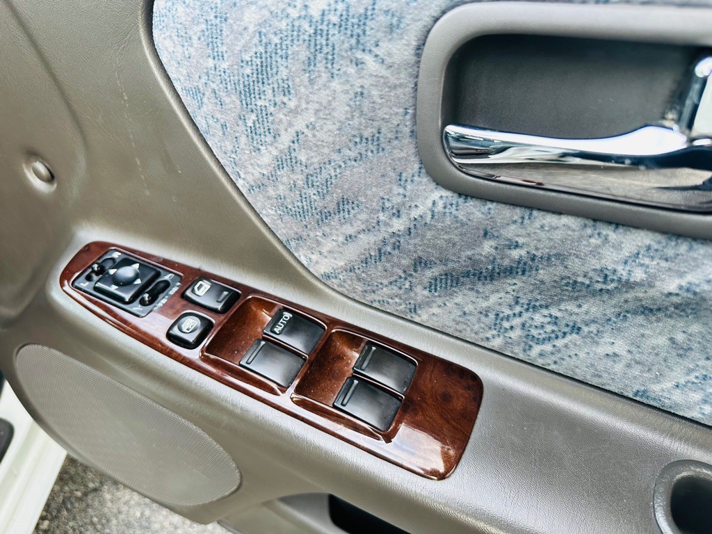 1997 Nissan Stagea Image 13