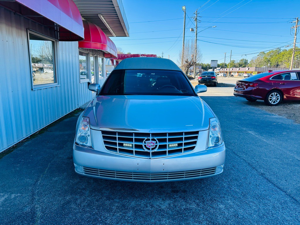 2010 Cadillac Limousine Image 2