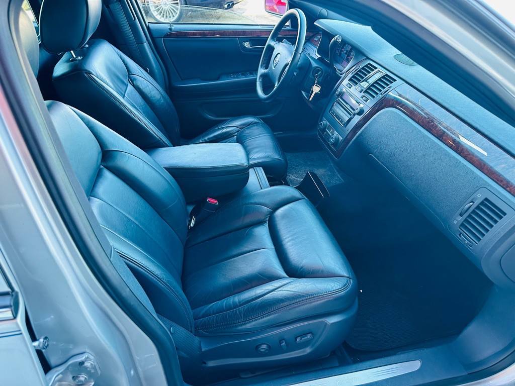 2010 Cadillac Limousine Image 12