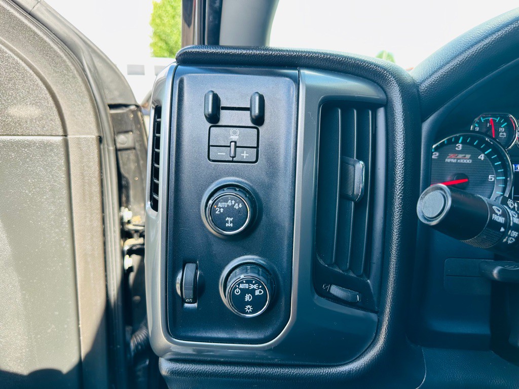 2017 Chevrolet Silverado 1500 Image 12