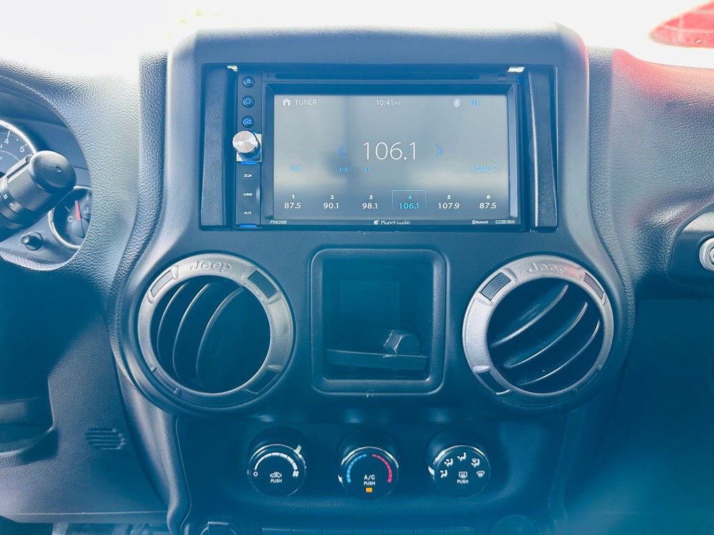 2017 Jeep Wrangler Unlimited Image 12