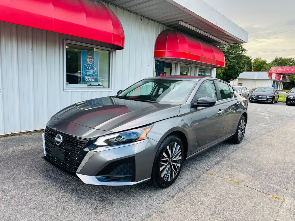 2025 Nissan Altima Image 1