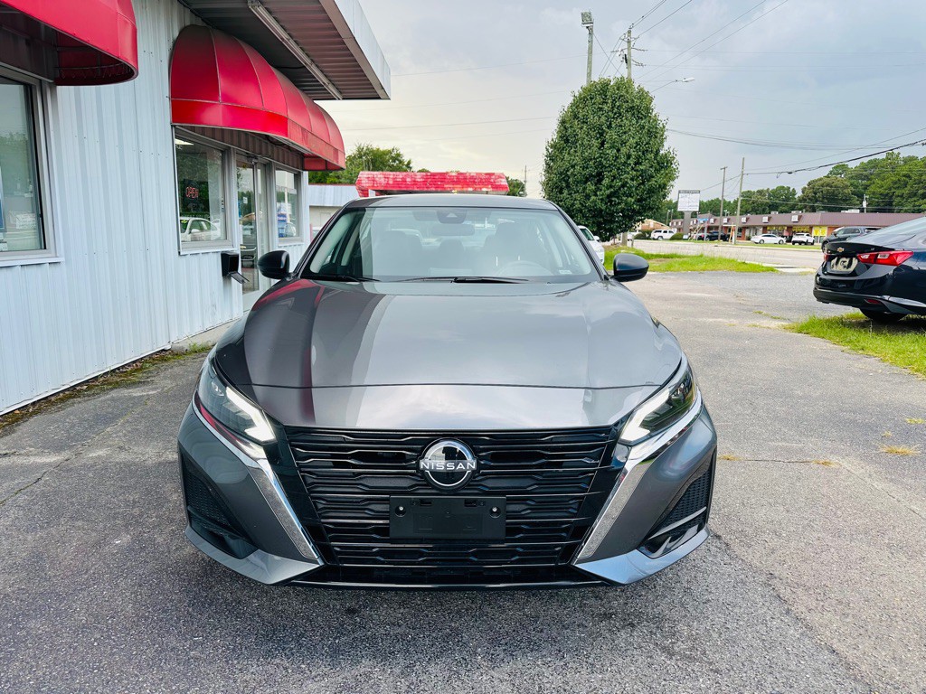 2025 Nissan Altima Image 2
