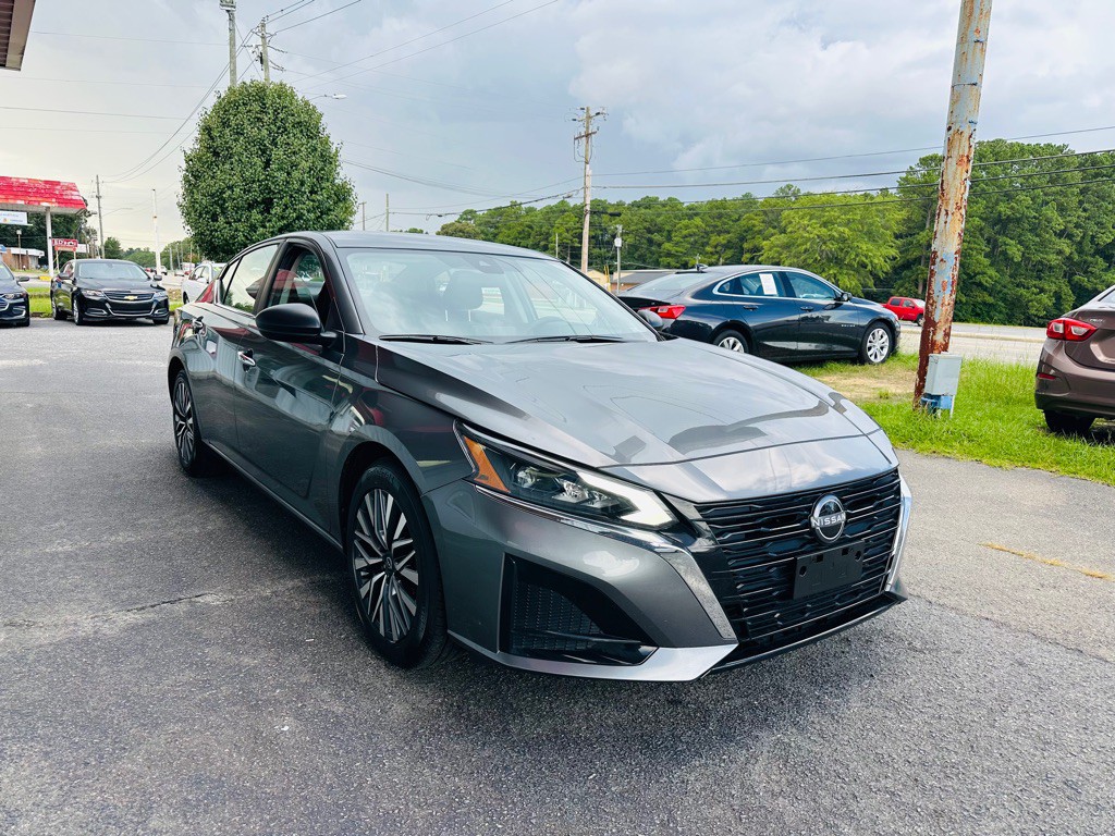 2025 Nissan Altima Image 3