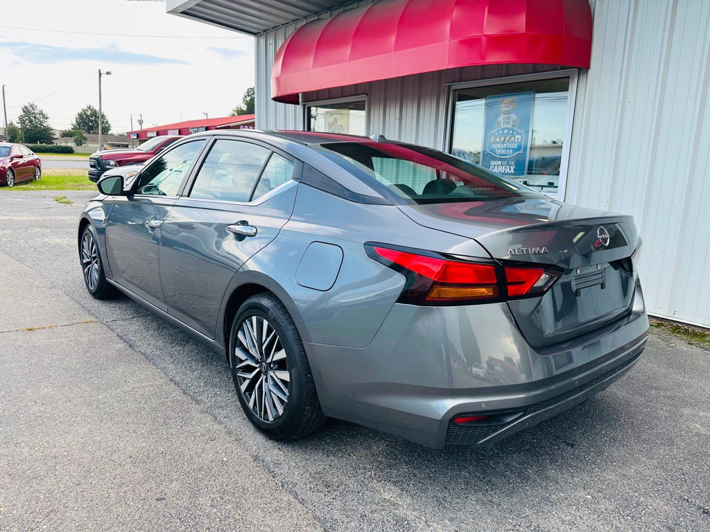 2025 Nissan Altima Image 4