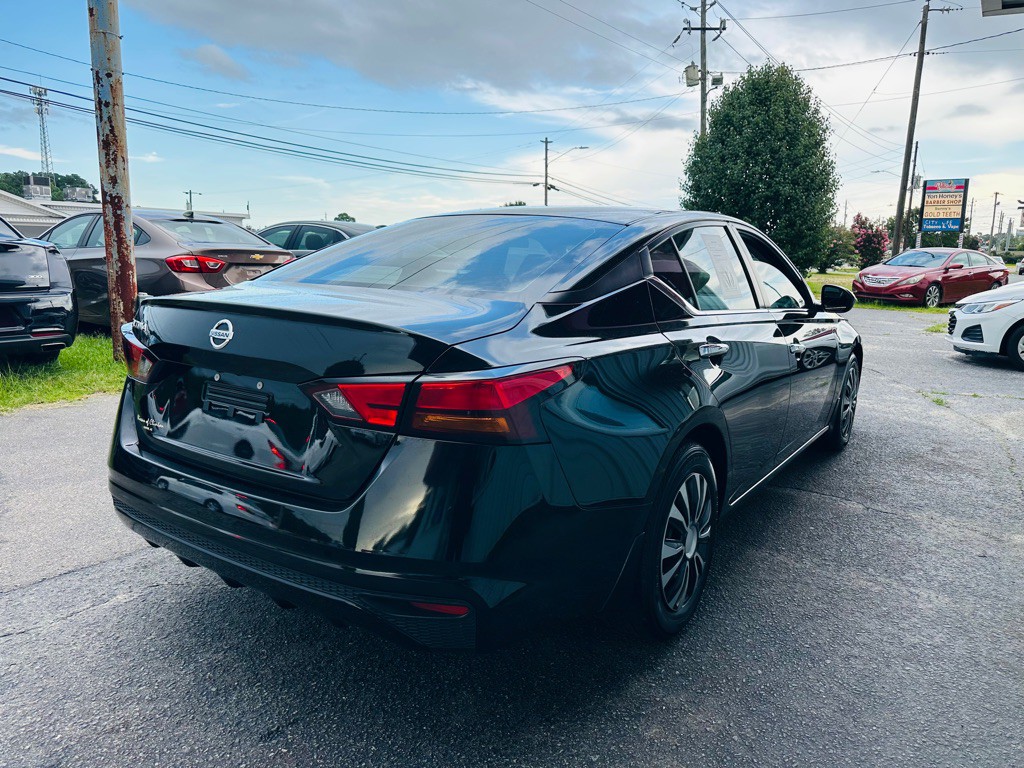 2022 Nissan Altima Image 6