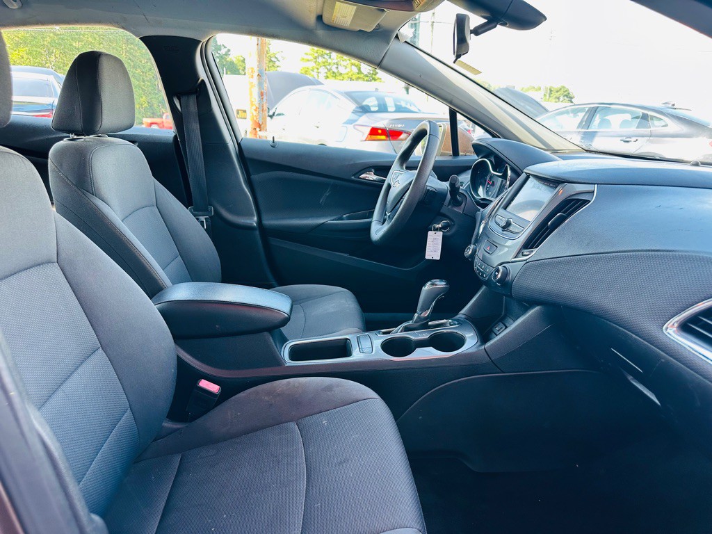 2019 Chevrolet Cruze Image 8
