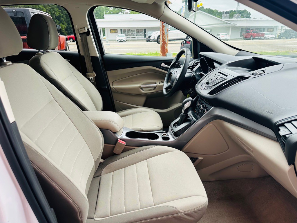 2016 Ford Escape Image 9