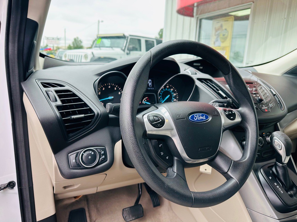 2016 Ford Escape Image 13