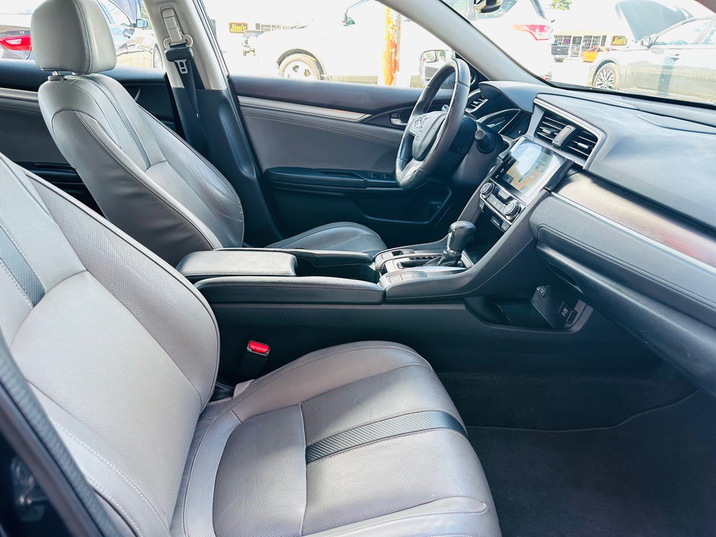2017 Honda Civic Image 8
