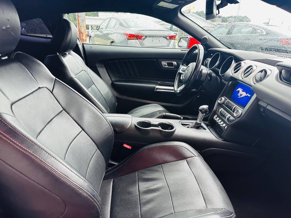 2020 Ford Mustang Image 8