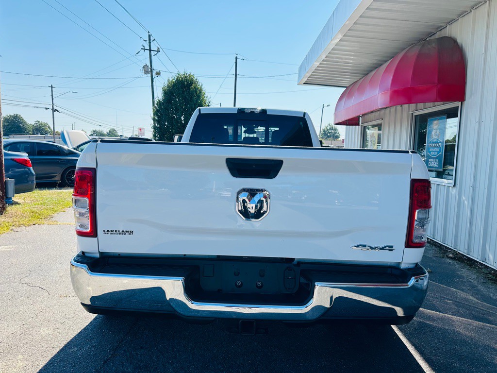 2023 RAM 3500 Image 5