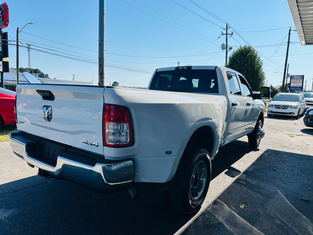 2023 RAM 3500 Image 6