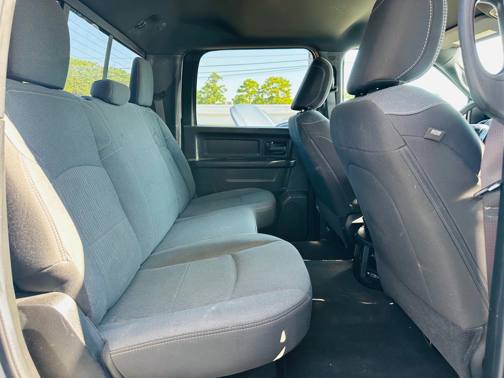 2023 RAM 3500 Image 8