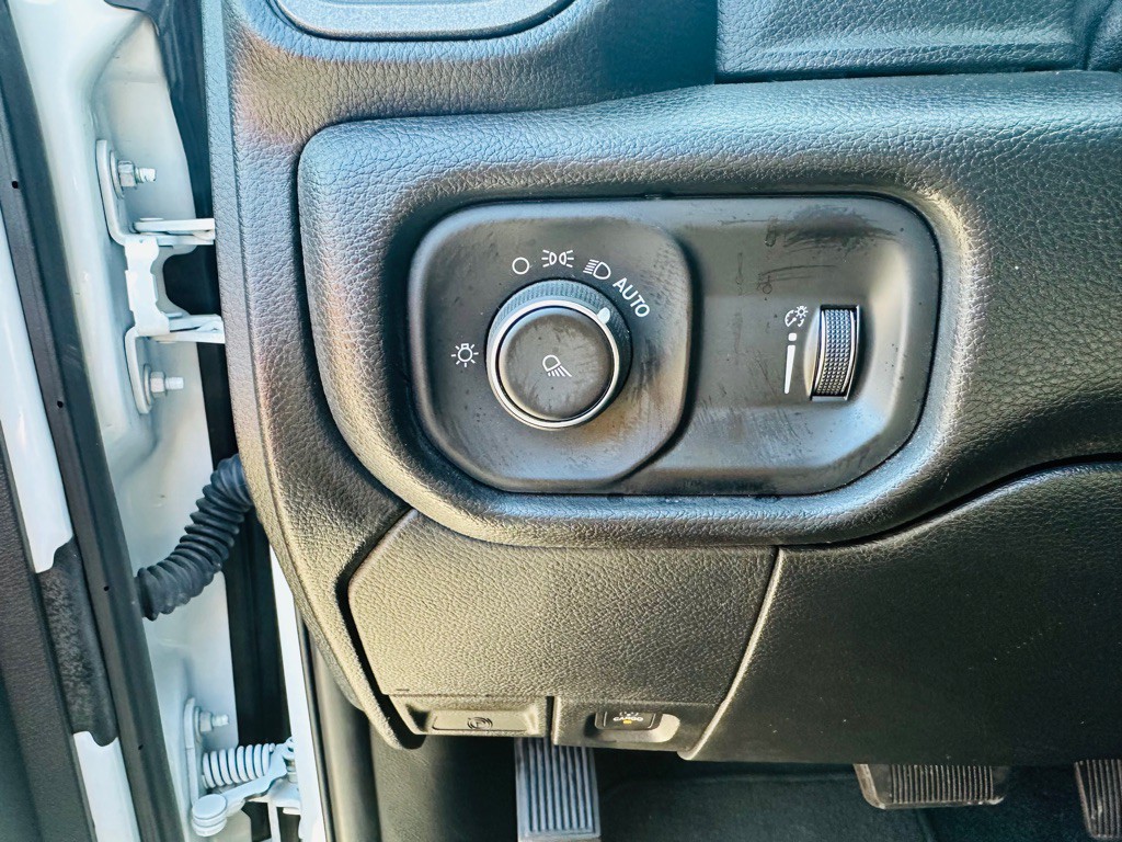2023 RAM 3500 Image 15