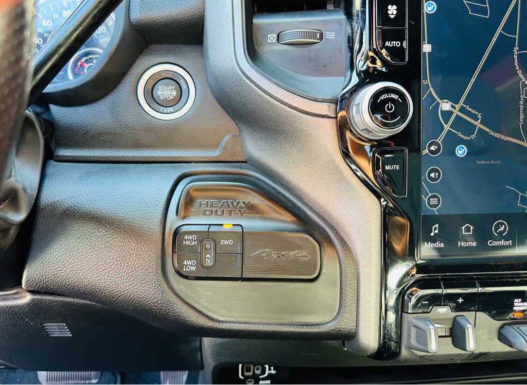 2023 RAM 3500 Image 16