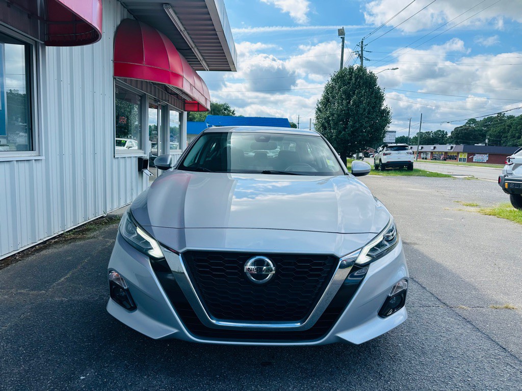 2019 Nissan Altima Image 2