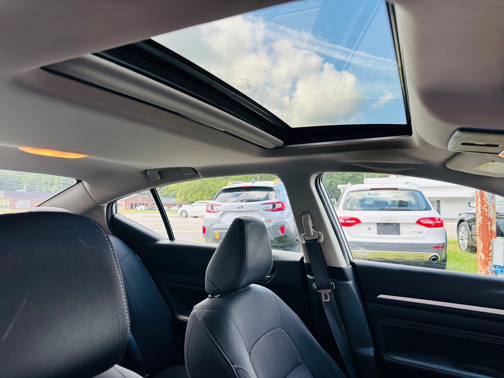 2019 Nissan Altima Image 10