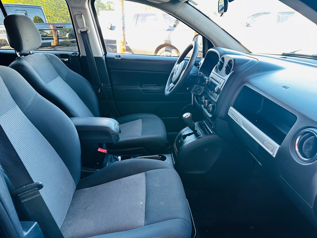 2015 Jeep Compass Image 8