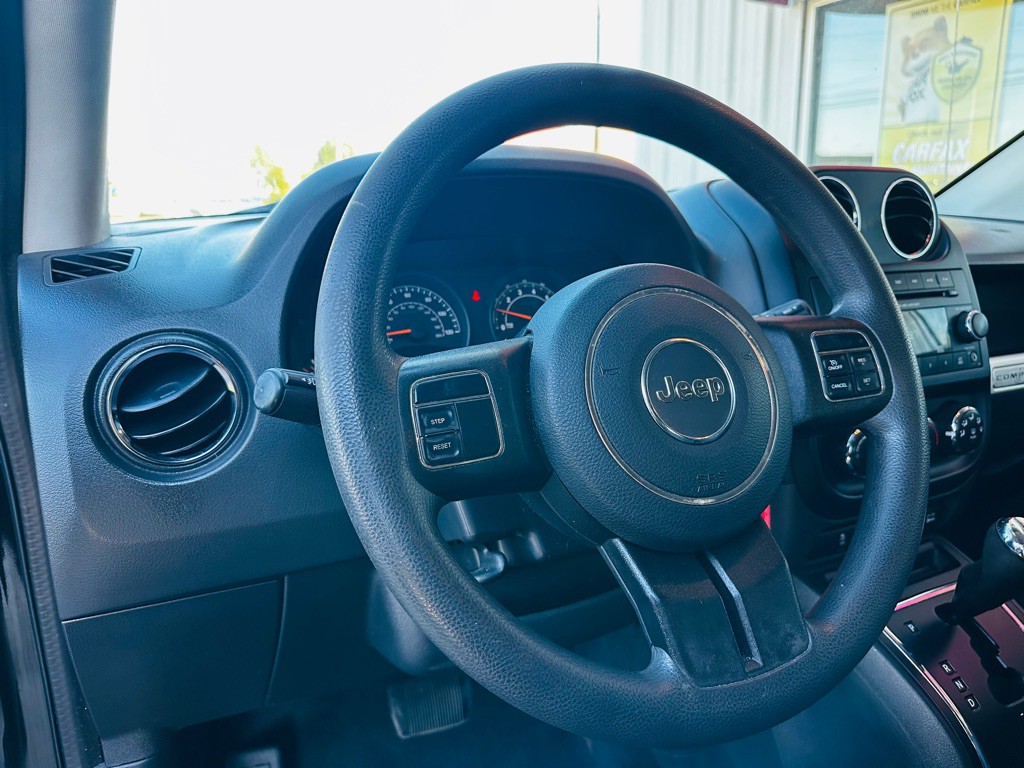 2015 Jeep Compass Image 10