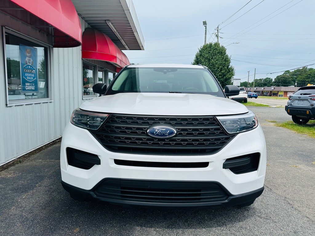 2020 Ford Explorer Image 2