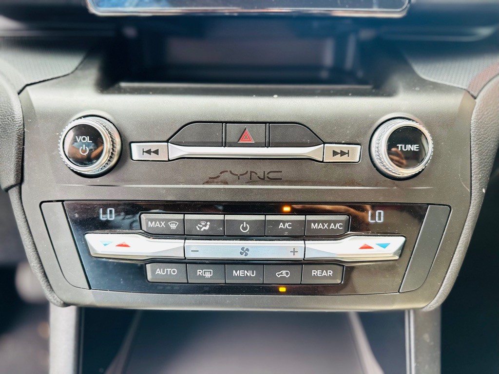 2020 Ford Explorer Image 18