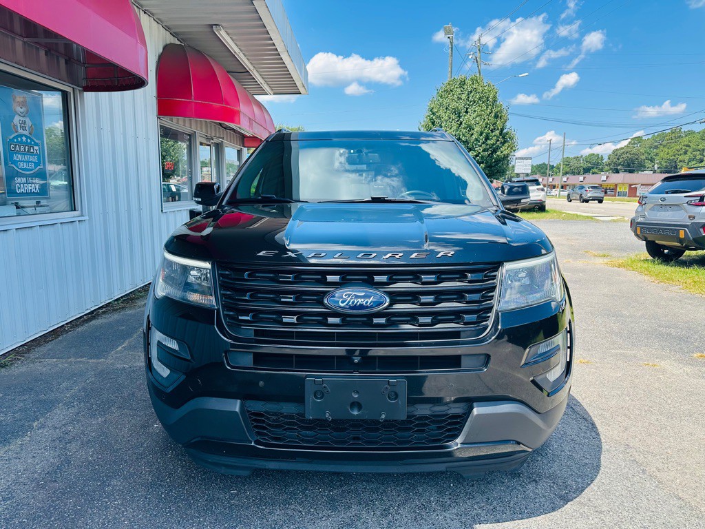 2017 Ford Explorer Image 2