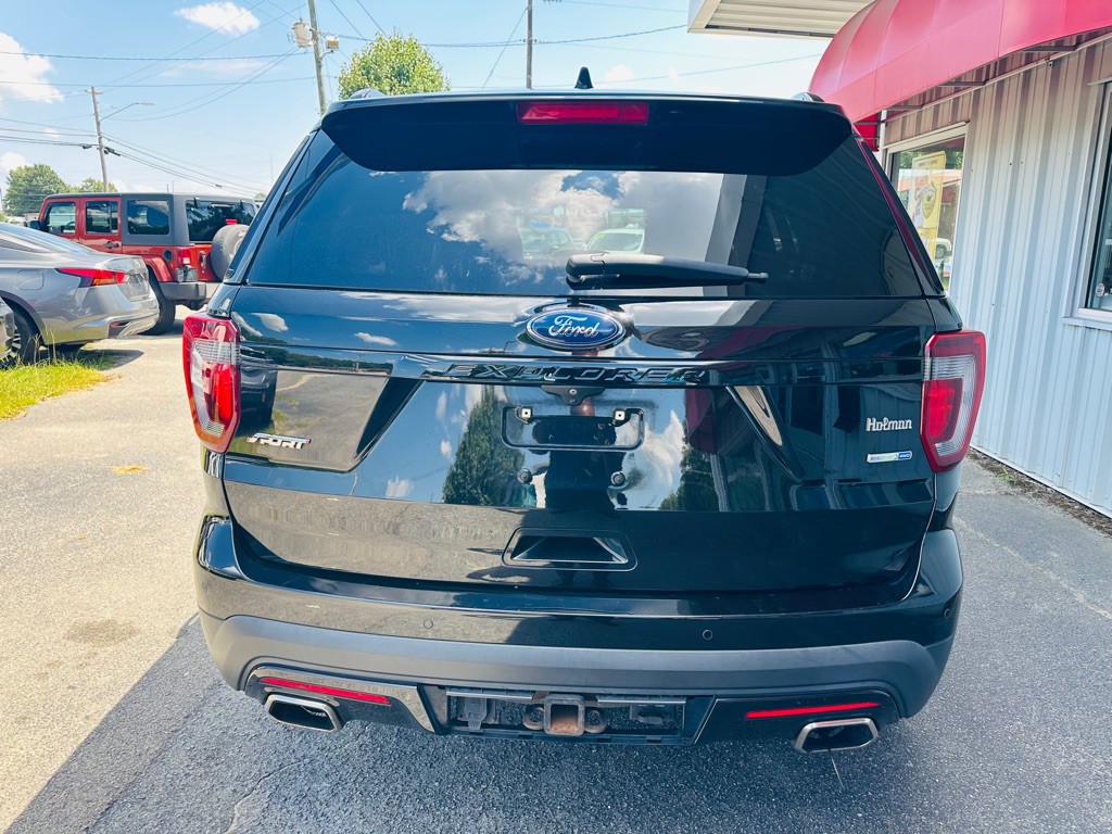 2017 Ford Explorer Image 5