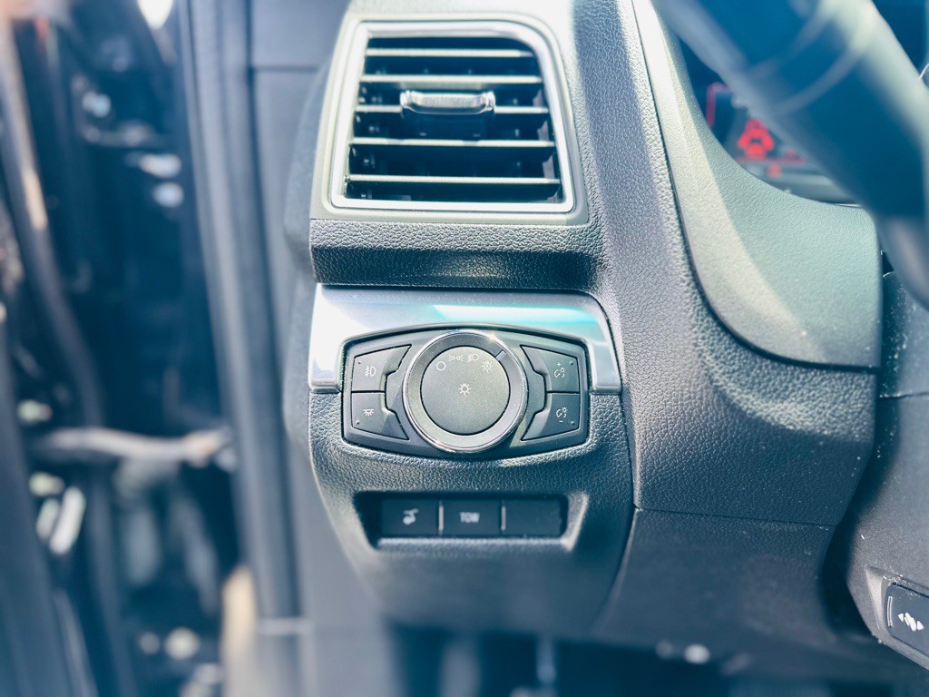 2017 Ford Explorer Image 13
