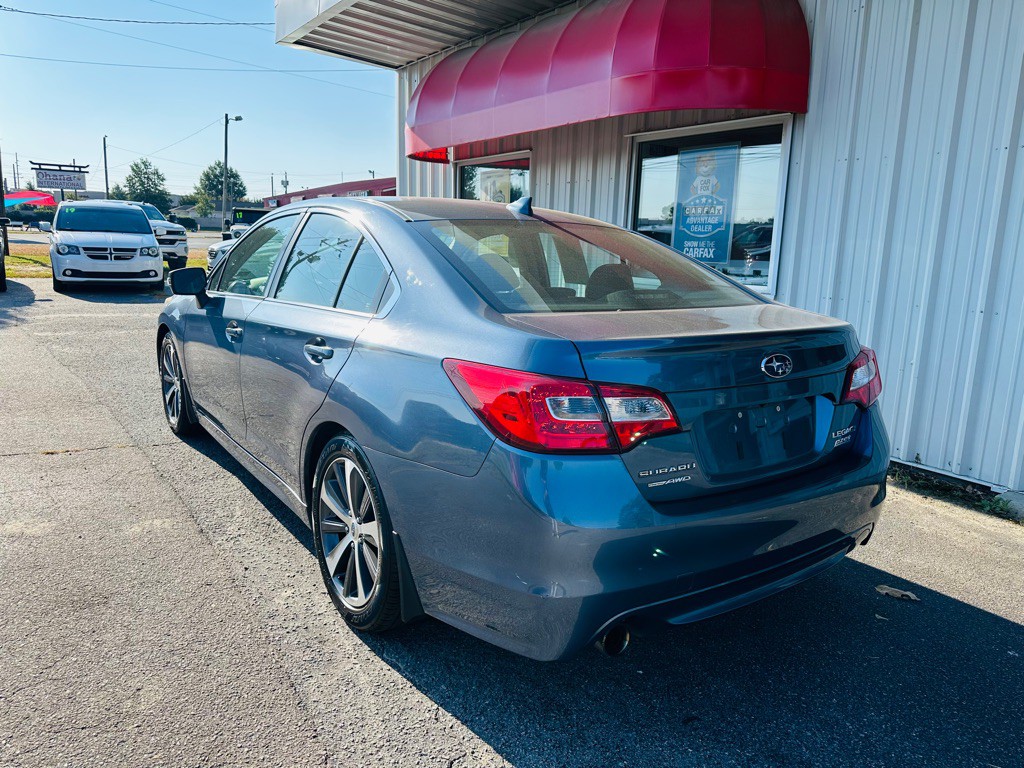2016 Subaru Legacy Image 4