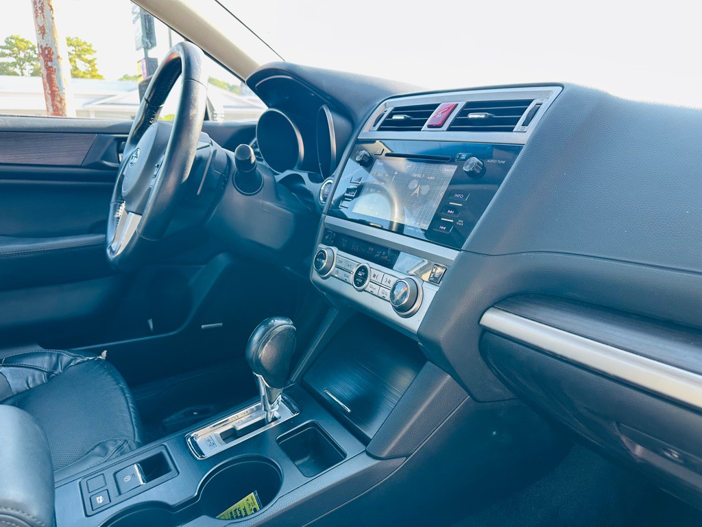 2016 Subaru Legacy Image 10