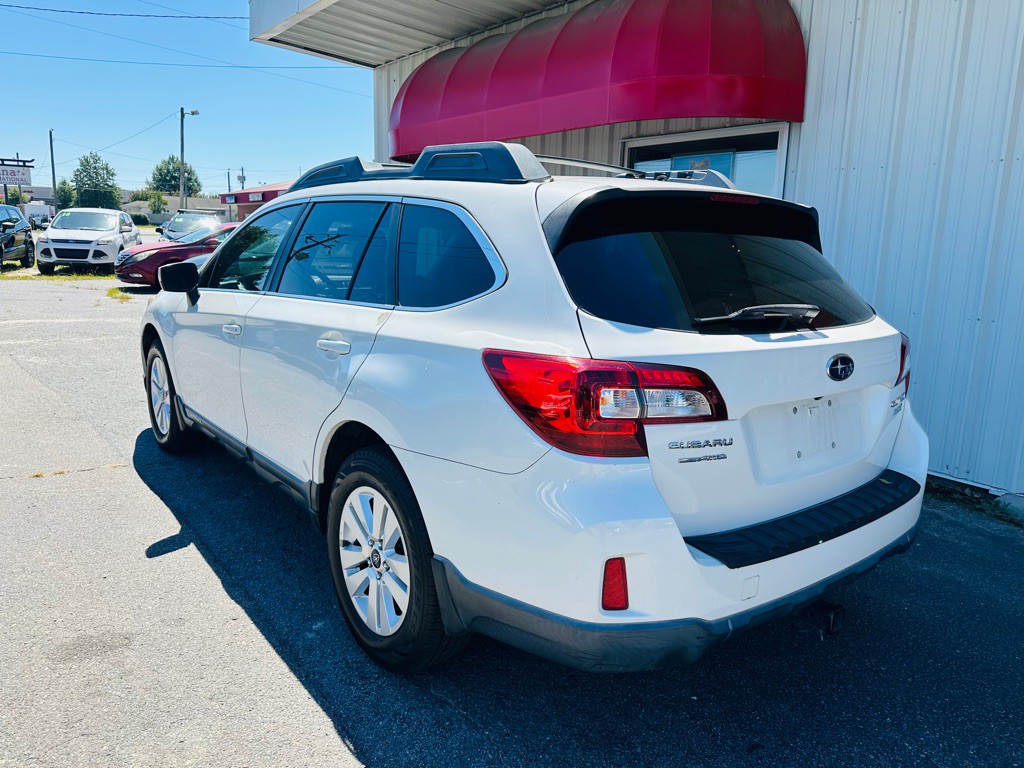 2015 Subaru Outback Image 4