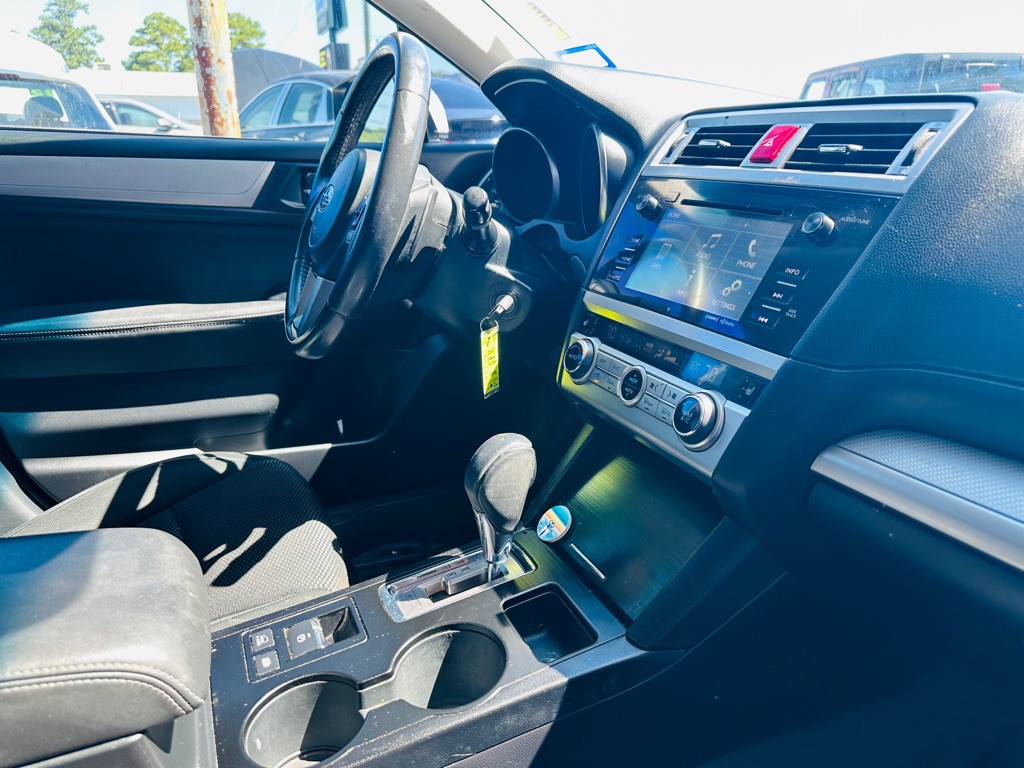 2015 Subaru Outback Image 10