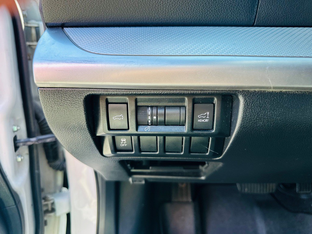 2015 Subaru Outback Image 13