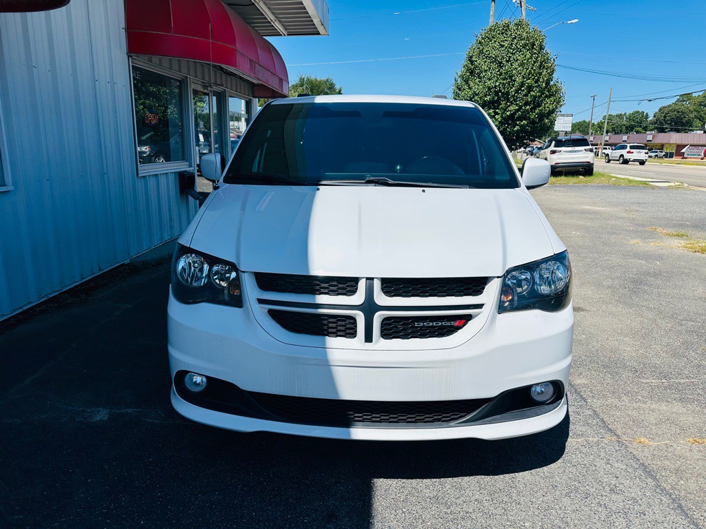 2019 Dodge Grand Caravan Image 2