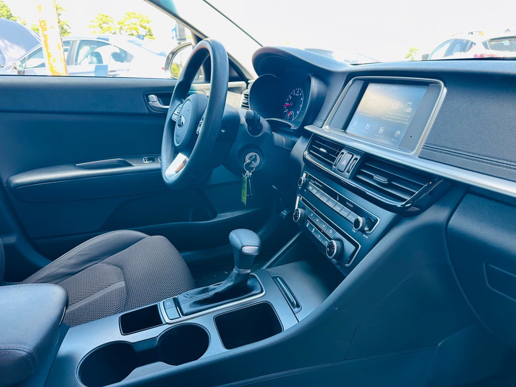 2019 Kia Optima Image 9