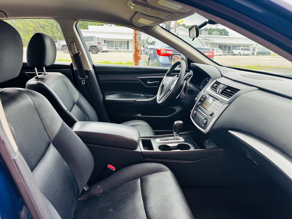 2016 Nissan Altima Image 7